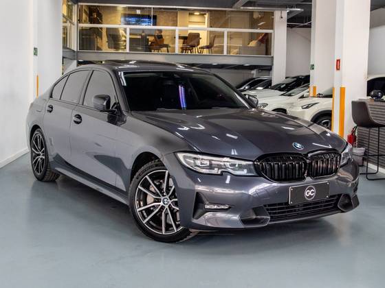 BMW 330i 2.0 16V TURBO GASOLINA SPORT AUTOMÁTICO BMW 330i 2.0 16V TURBO GASOLINA SPORT AUTOMÁTICO
